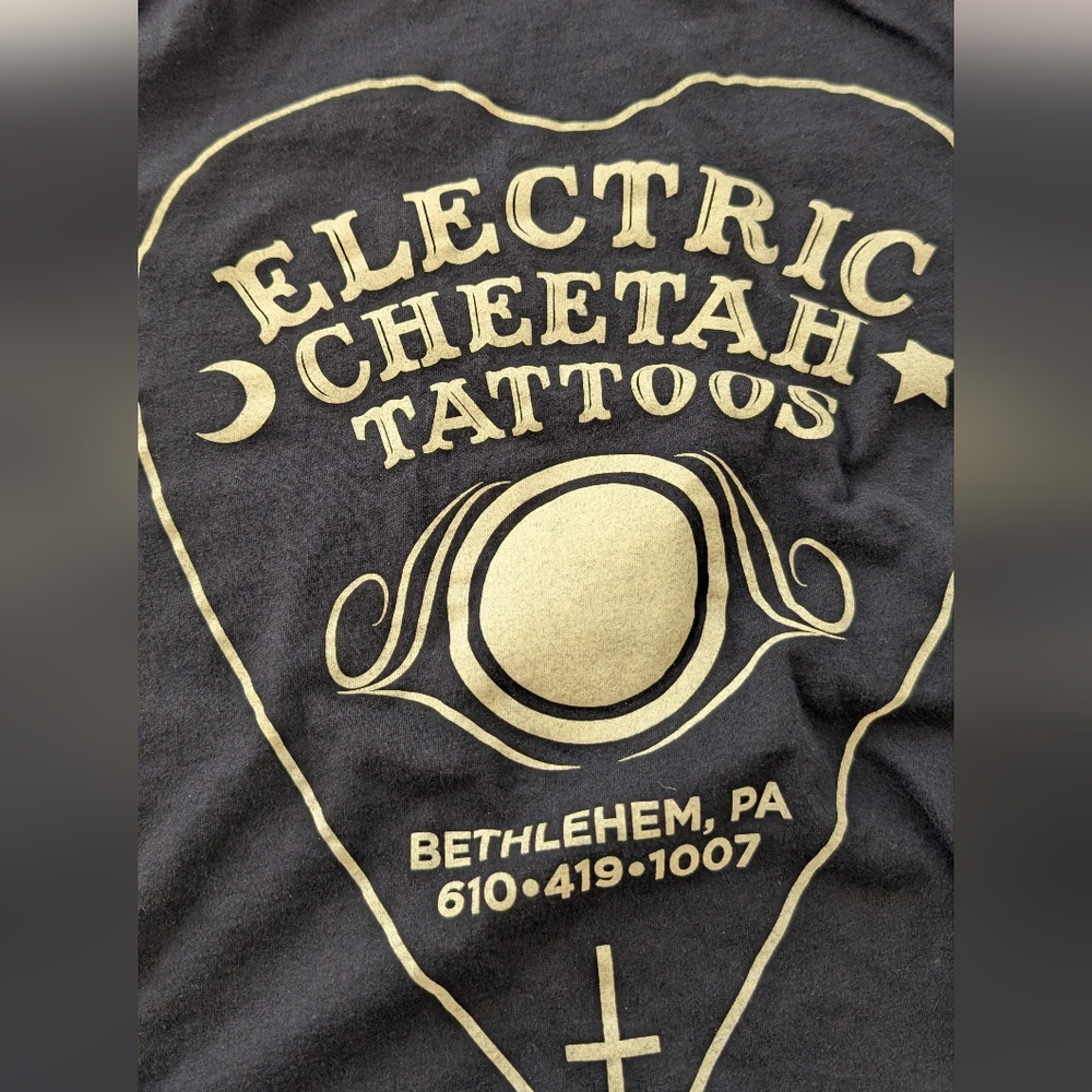 Women's Tattoo Parlor Black Short Sleeve T-shirt Size Medium - Picture 2 of 8